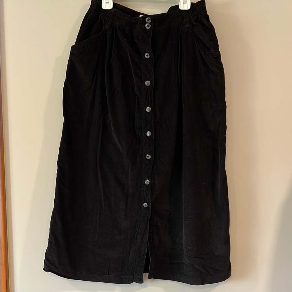 Gloria Vanderbilt -‎ 12P, black cotton corduroy button front skirt